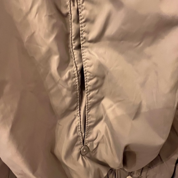 Wind rain jacket. - Picture 4 of 7